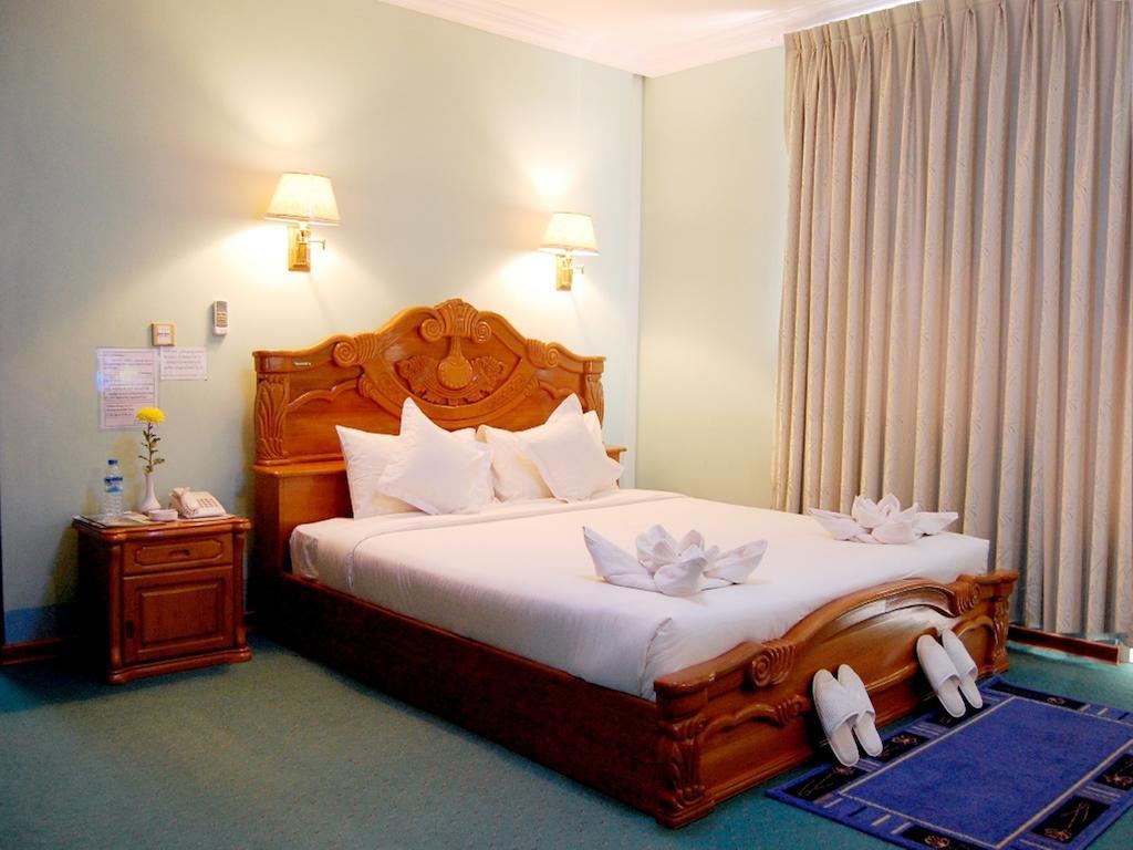 City Golf Resort Yangon Exterior photo